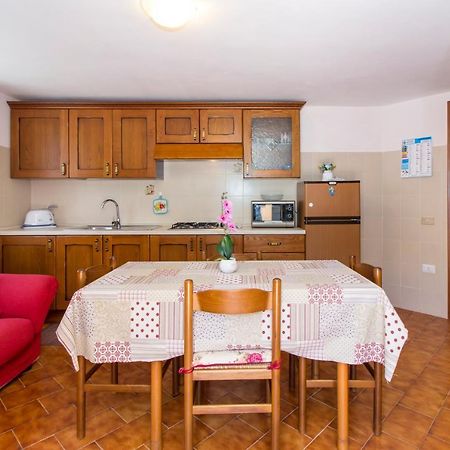 Appartamenti In Villa Con Ampio Giardino Esterno Posada Kültér fotó