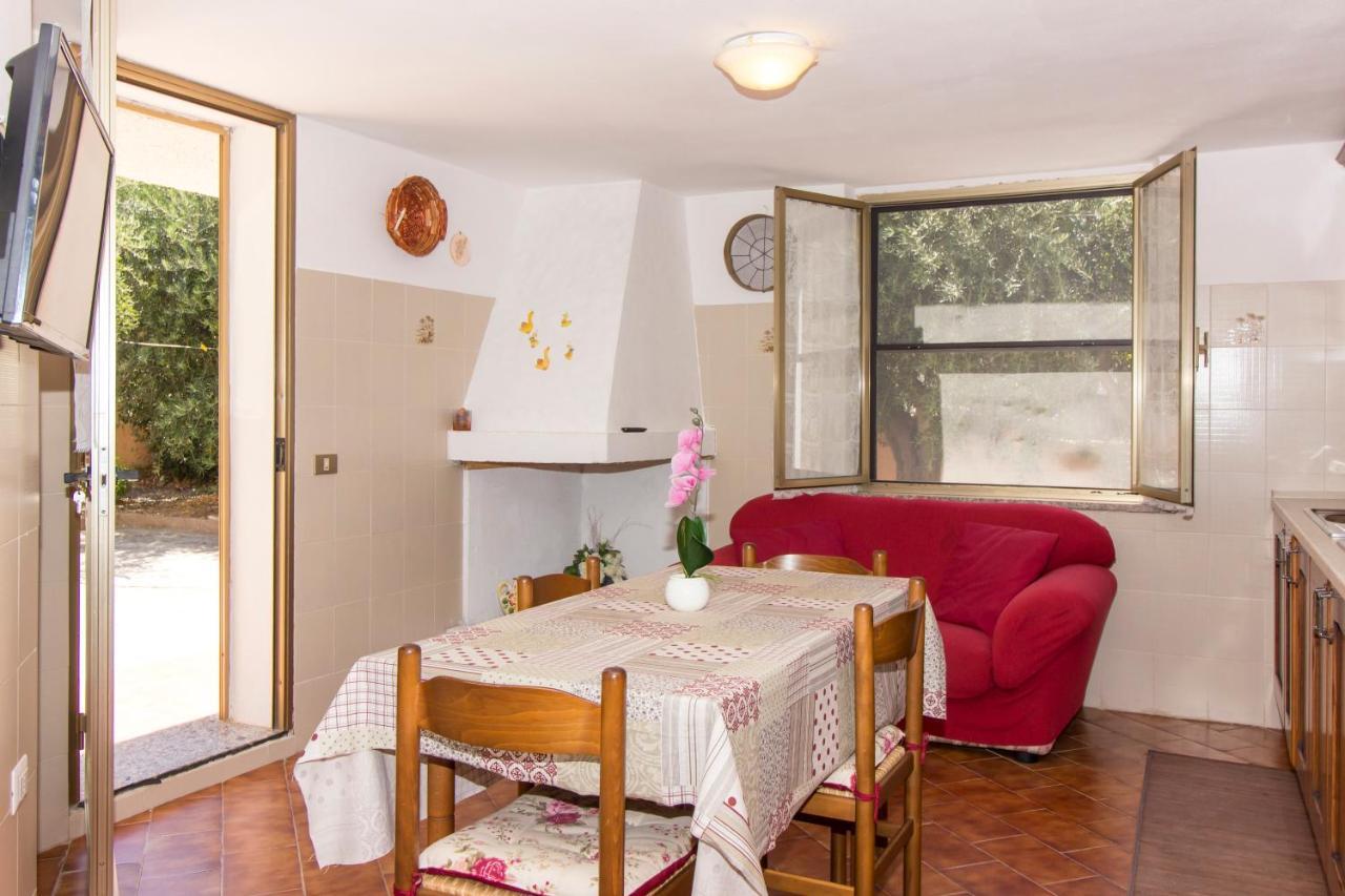 Appartamenti In Villa Con Ampio Giardino Esterno Posada Kültér fotó