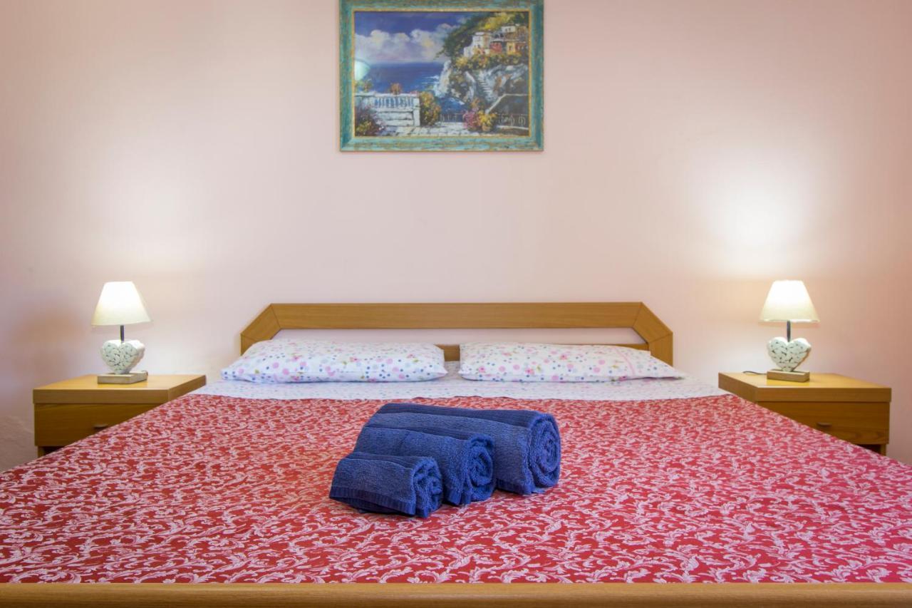 Appartamenti In Villa Con Ampio Giardino Esterno Posada Kültér fotó