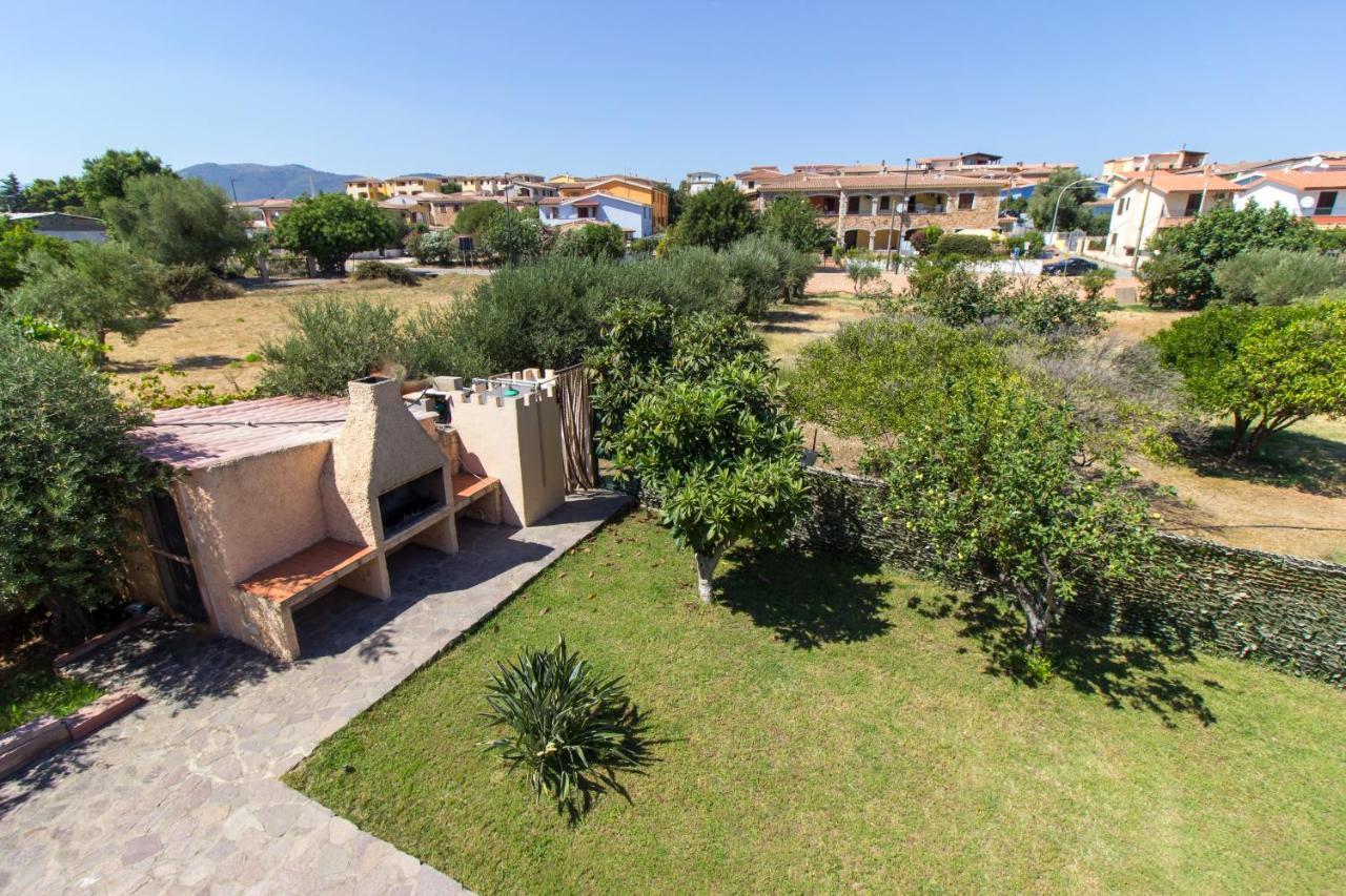 Appartamenti In Villa Con Ampio Giardino Esterno Posada Kültér fotó