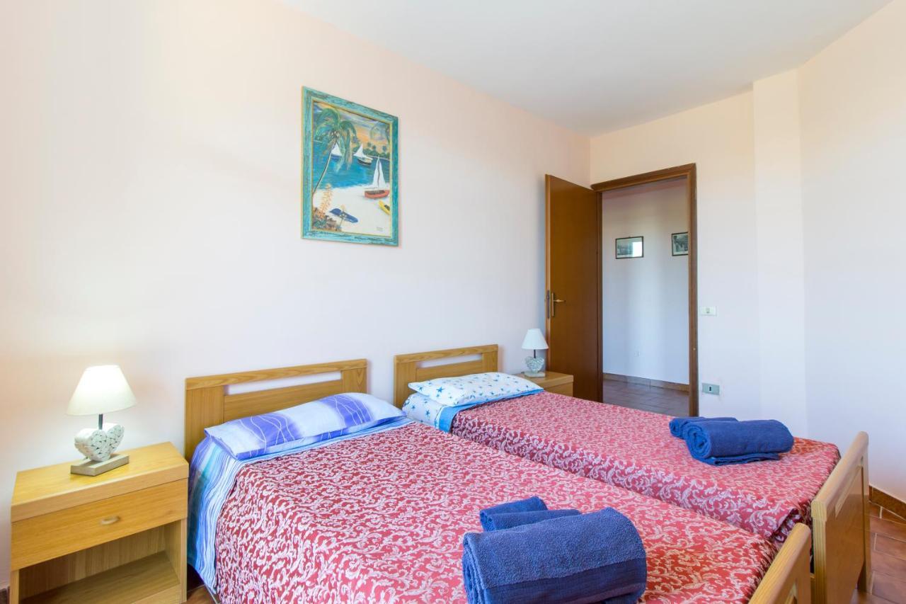 Appartamenti In Villa Con Ampio Giardino Esterno Posada Kültér fotó