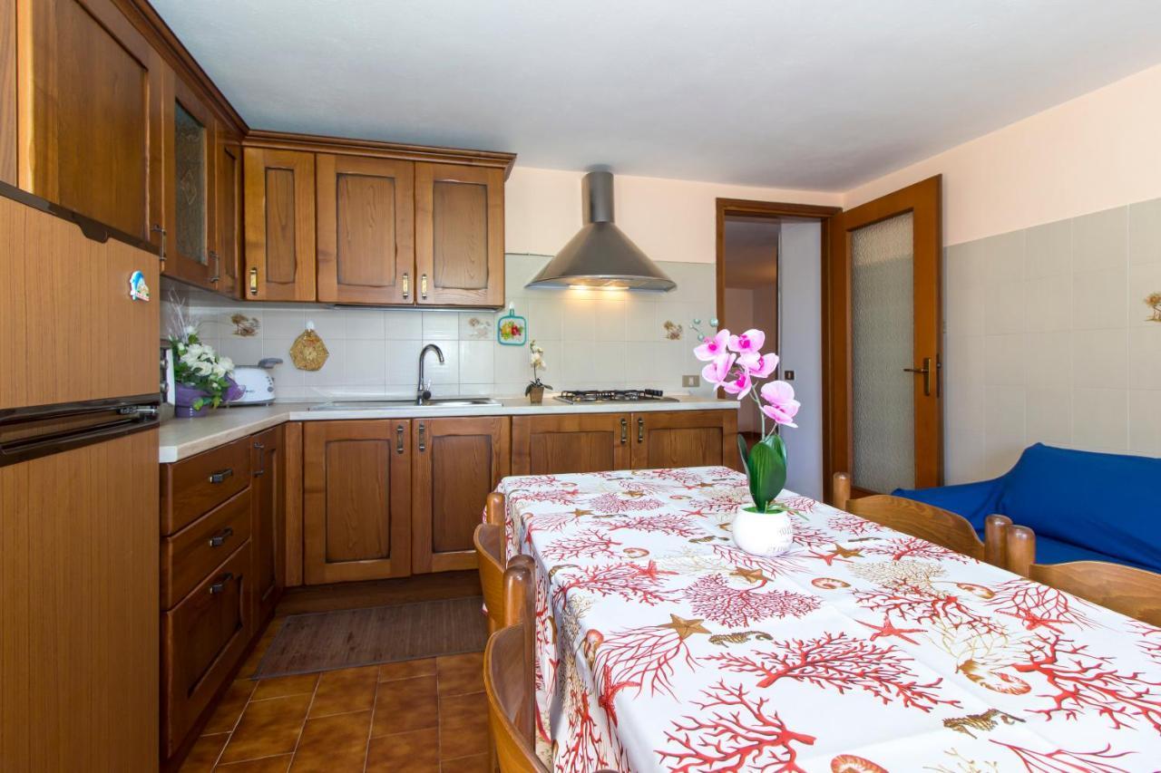 Appartamenti In Villa Con Ampio Giardino Esterno Posada Kültér fotó